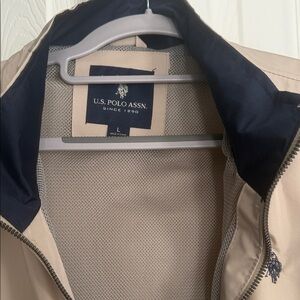 U.S. Polo Assn. Men's Beige and Navy Windbreaker new without tags